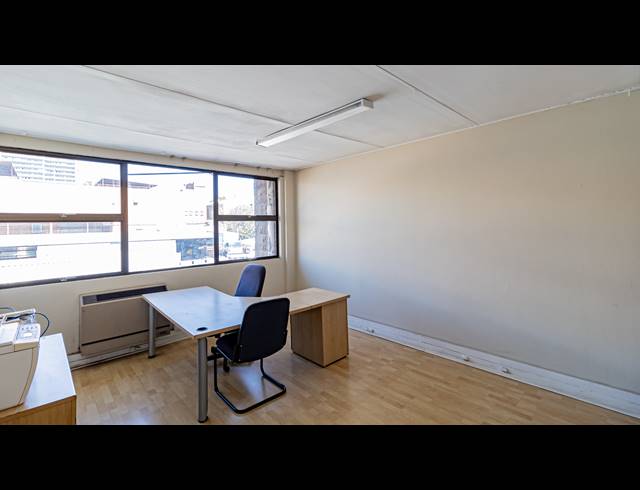 250M² OFFICE TO LET IN FERNDALE